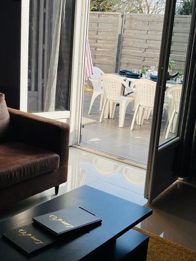 Spacious 2-Bedroom Apartment: Paris Area with Parking & Terrace Villepinte  Exterior photo